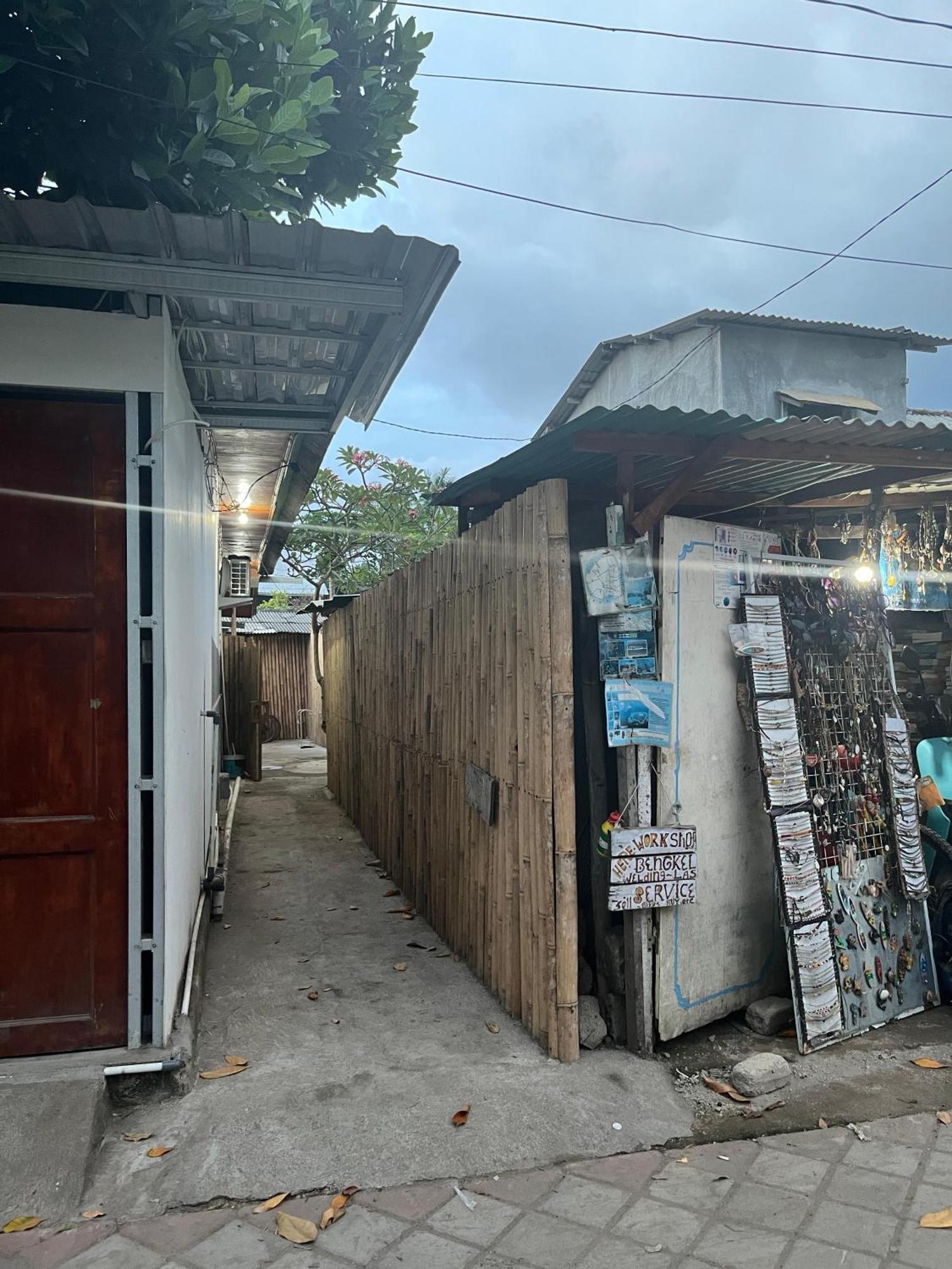 Bintang Guesthouse Gili Trawangan Esterno foto